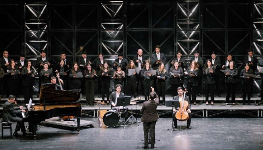 46 damnificados, afectados por la pérdida de sus puestos como profesores de música y arte, sufren recortes salariales y laborales y pierden su suerte