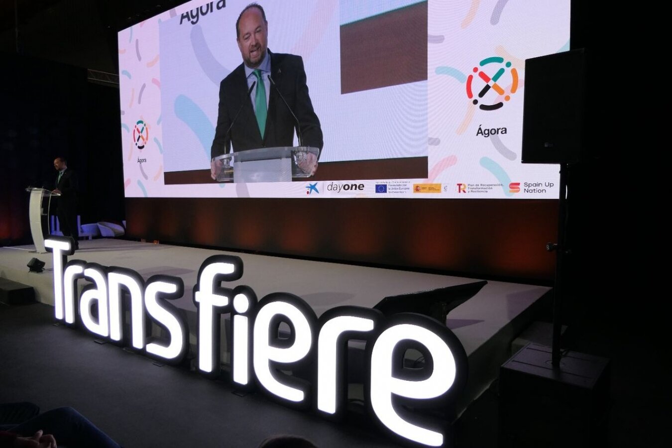 80 PONENTES DE 70 PAÍSES