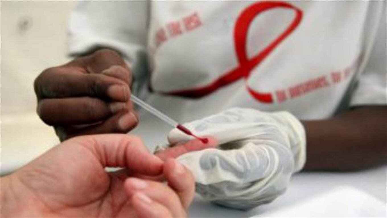 86% DE LOS POSITIVOS DE LOS LUNES FUERON ENTRE 15 Y 29 AÑOS