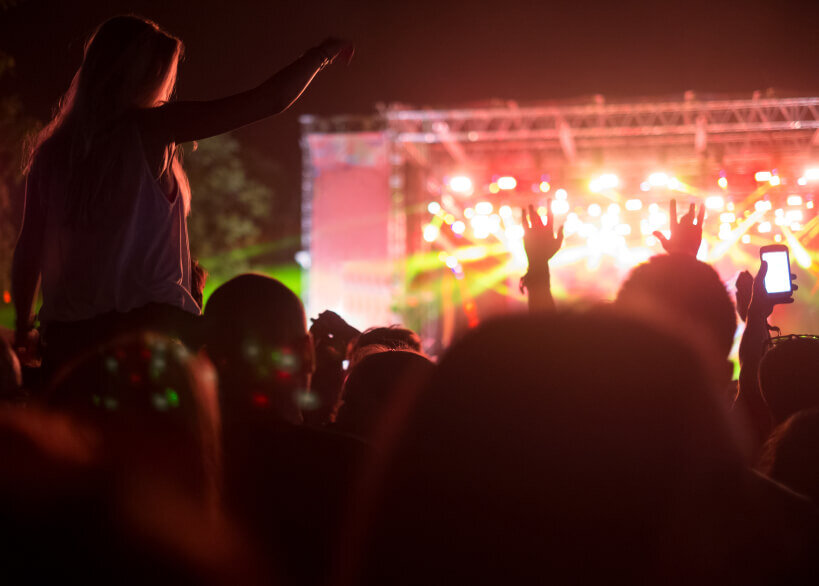 Al finalizar el primer cuatrimestre, de lunes a martes hasta la medianoche, para dejar el depósito en las embajadas catalanas