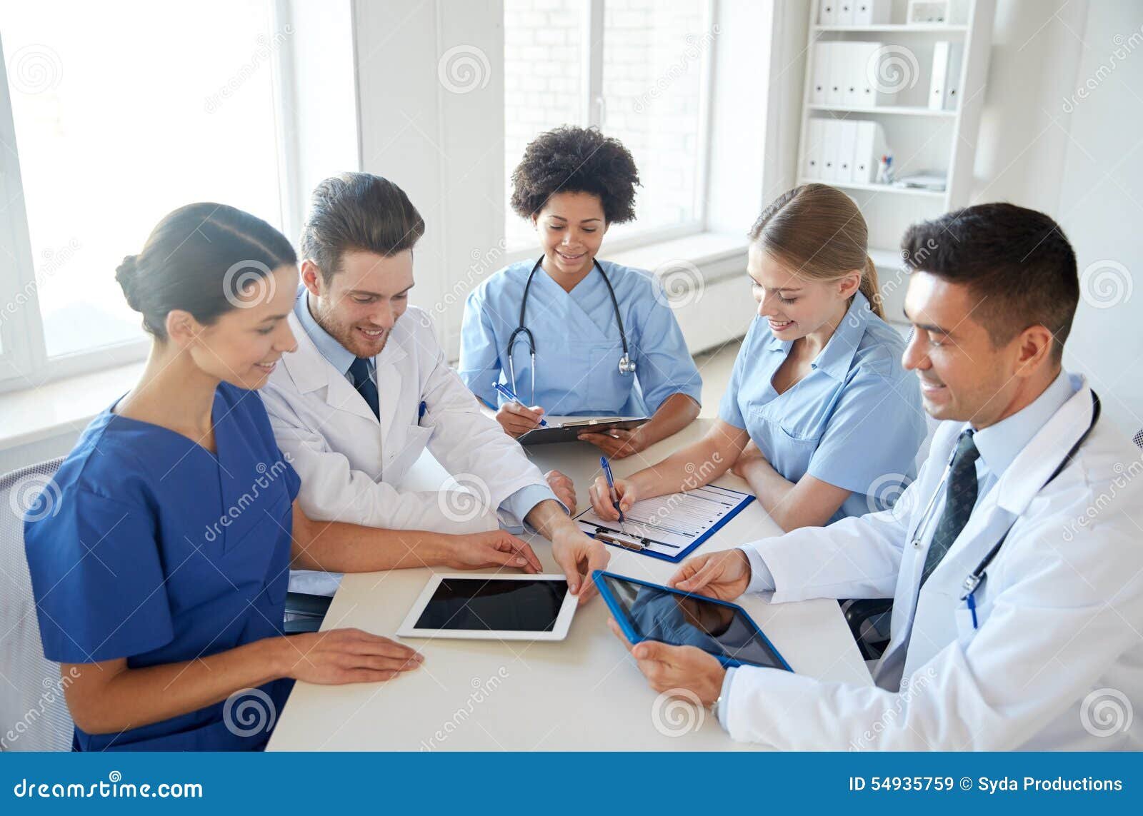 ATENCIÓN ESPECIALIZADA Y MULTIDISCIPLINAR SIN QUEJA