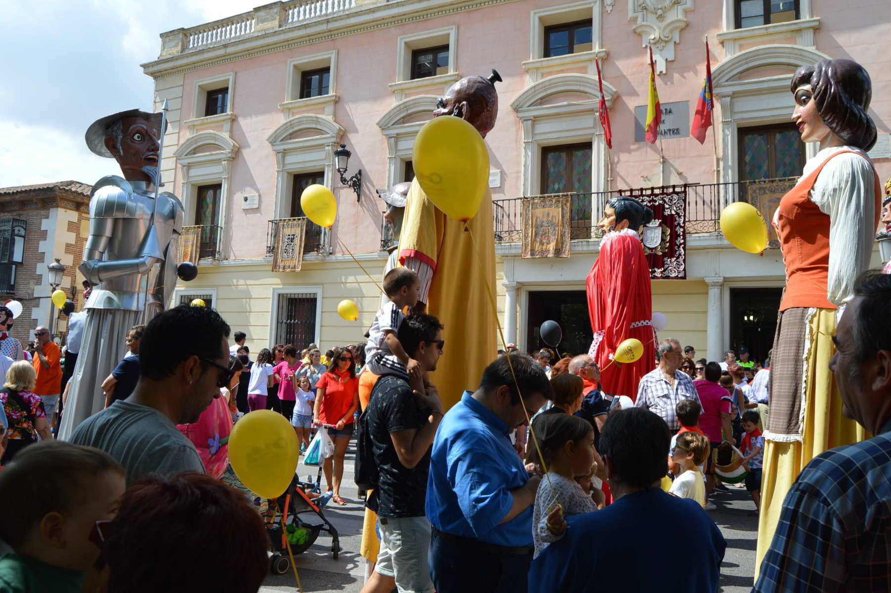 COMPARACIÓN DE GIGANTES Y CABEZUDOS