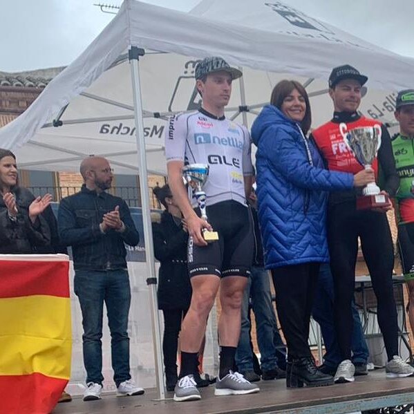 Daniel Sánchez Cidoncha gana la contrarreloj y Javier Gutiérrez gana la prueba online Subida en Castillo