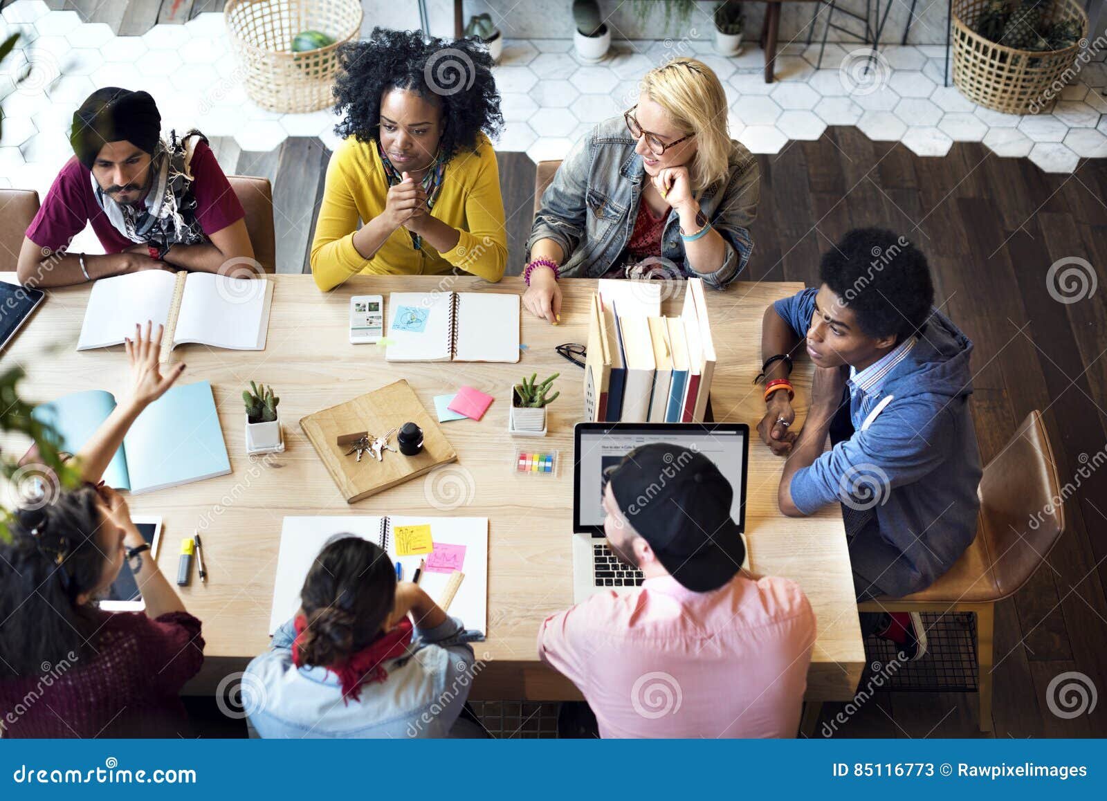 Docentes, directores y educadores desconfían de la propuesta del Ministerio de Educación contra la oposición de la Xunta. quiero implementar casi de inmediato