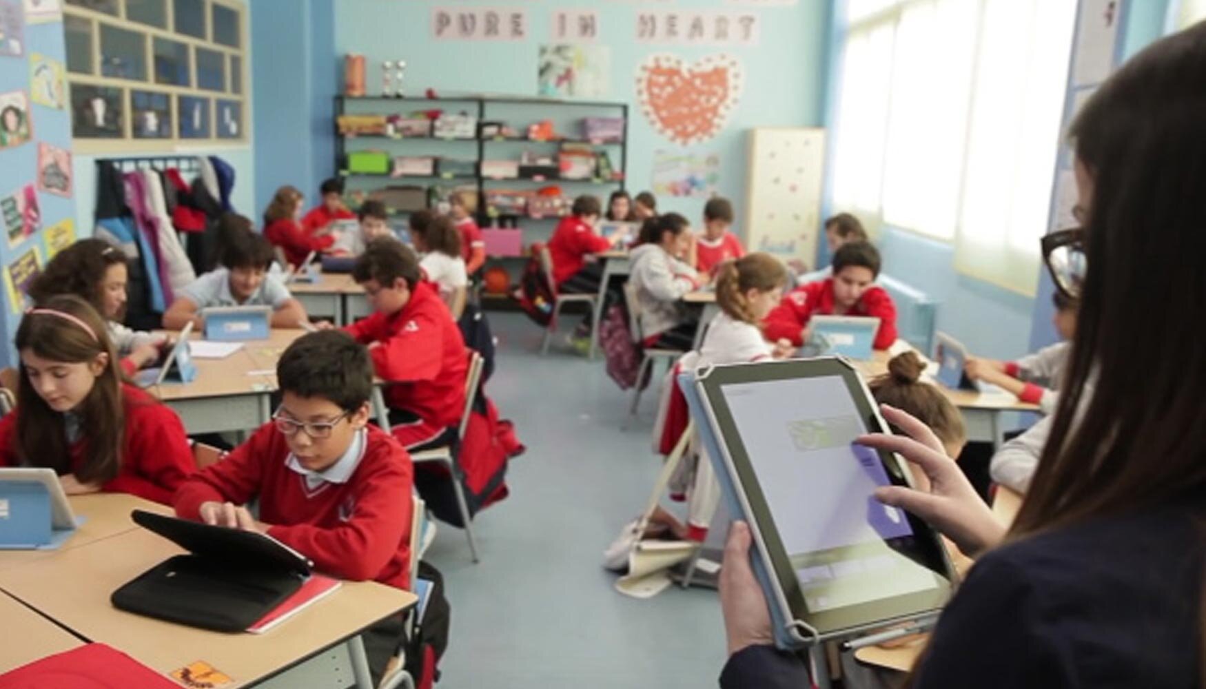 DOS EXÁMENES ARTÍSTICOS OBLIGATORIOS