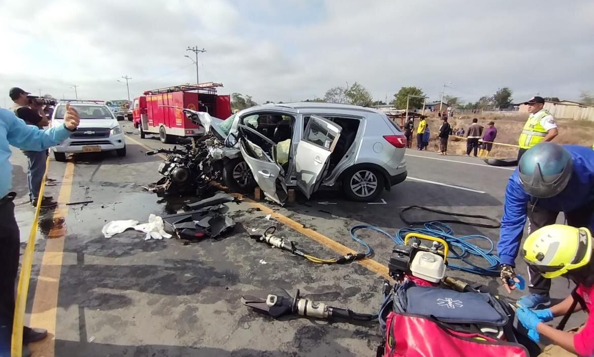 El accidente se produjo en la carretera que une este municipio de Cáceres con Barquilla de Pinares