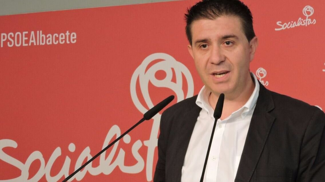 El candidato a las primarias socialistas agradece que <span lang="gl">Para agregar frío necesitamos unirnos por dentro