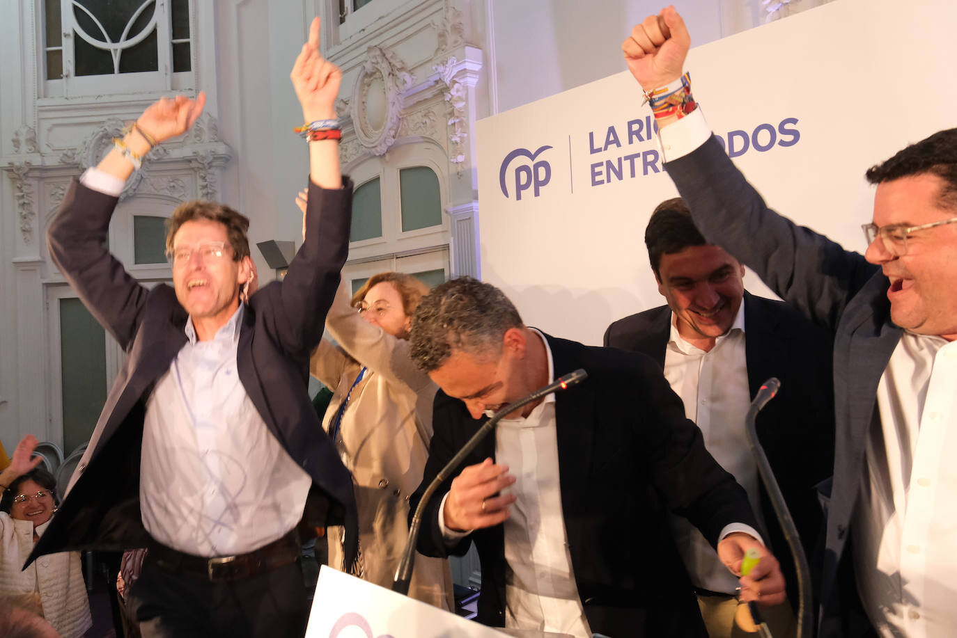 El candidato del PP volverá a la presidencia gracias a los votos de Vox 