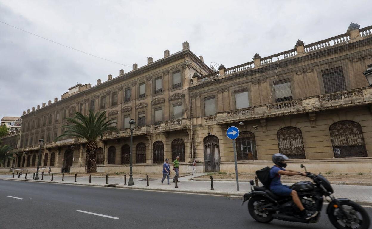 El complejo de Zapadores fue el escenario del acto de presentación de los nuevos policías nacionales que se incorporan a la provincia de Valencia