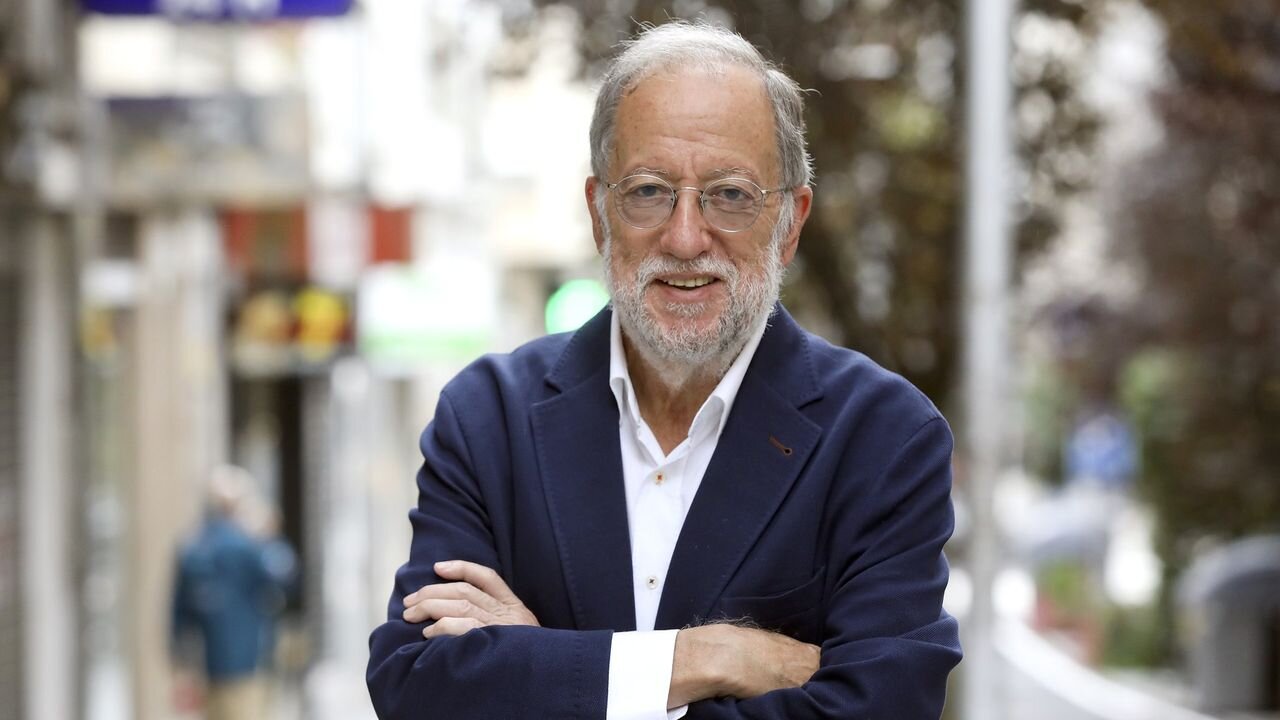 El expresidente, que conversó con Xosé Luís Barreiro Rivas en el Camiño de volta, defendió su liderazgo económico, destacó el “sentido común” gallego y reiteró que en su retiro intentará hacer un aporte y no interferir