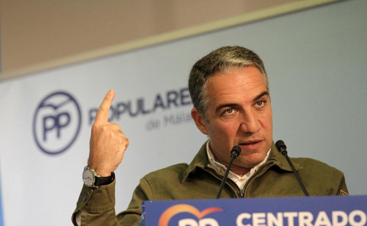 Elías Bendodo reitera que "todavía no estamos ante una séptima ola" en el municipio porque "la presión hospitalaria es baja y la incidencia acumulada sigue siendo la más baja de toda España".