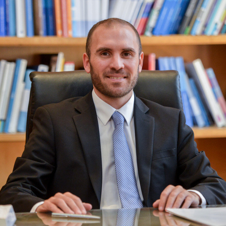 El ministro de Economía y Hacienda recuerda que es un impuesto que se traslada el 50 por ciento a las autonomías