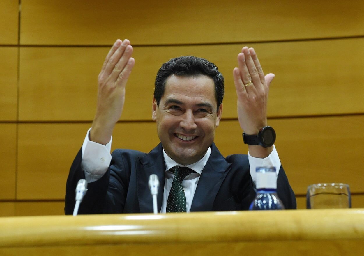 El presidente Juanma Moreno asegura que el homenaje a la riqueza es una contrarreforma destinada únicamente a contrarrestar la autonomía andaluza