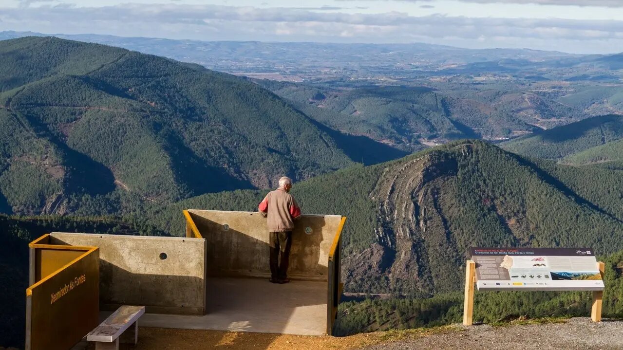 El siniestro de Ribas de Sil, el peor del año en Galicia, dejó un enorme lastre en la extinción y las emisiones de gases de efecto invernadero