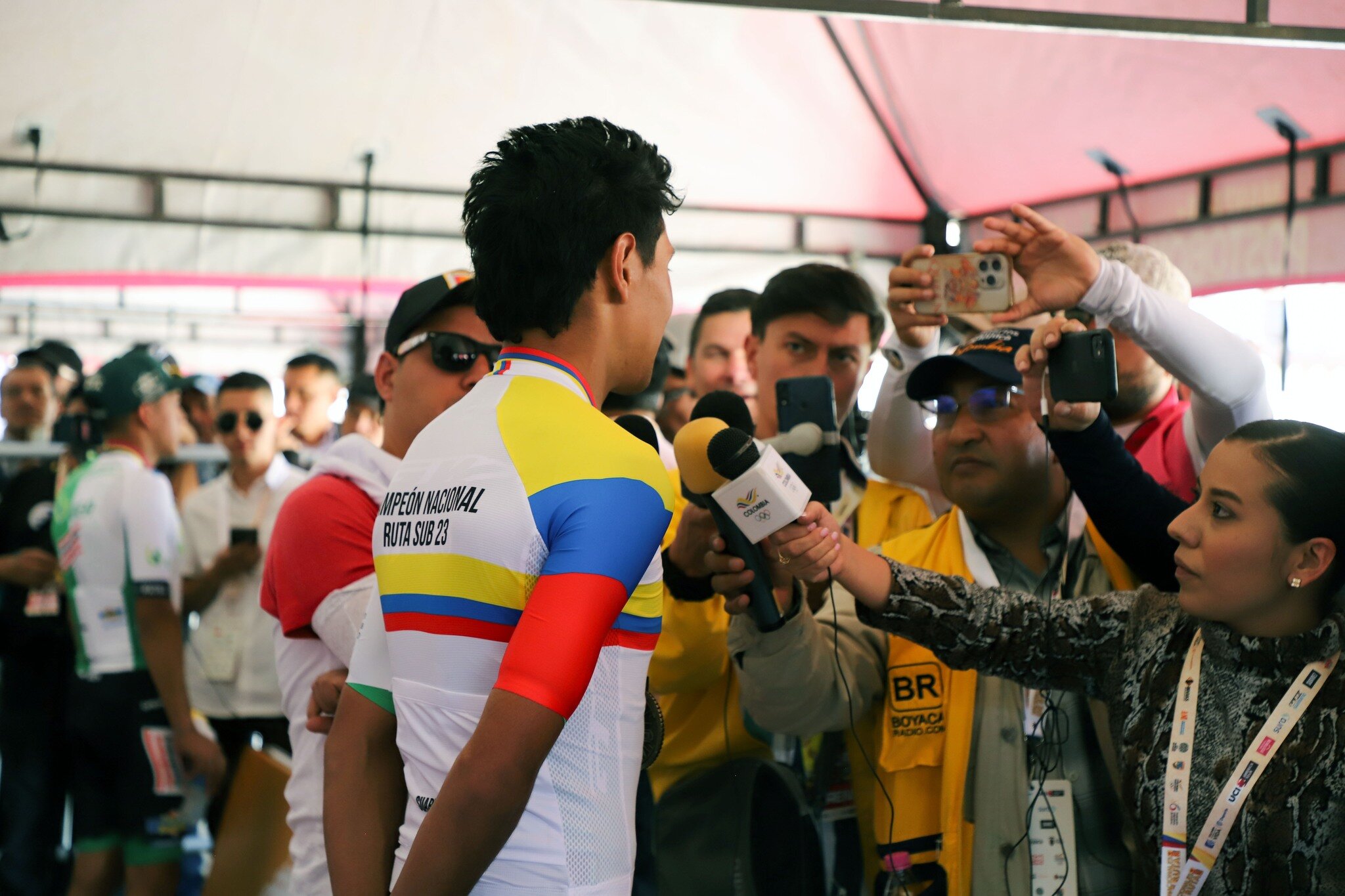 HOMENAJE PÚBLICO DURANTE 40 AÑOS