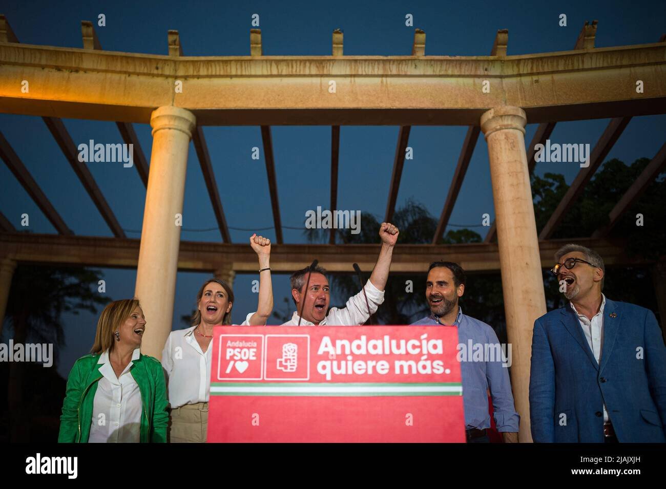 Juan Espadas le recuerda la financiación extraordinaria procedente del Gobierno central ante los recortes de la era Rajoy