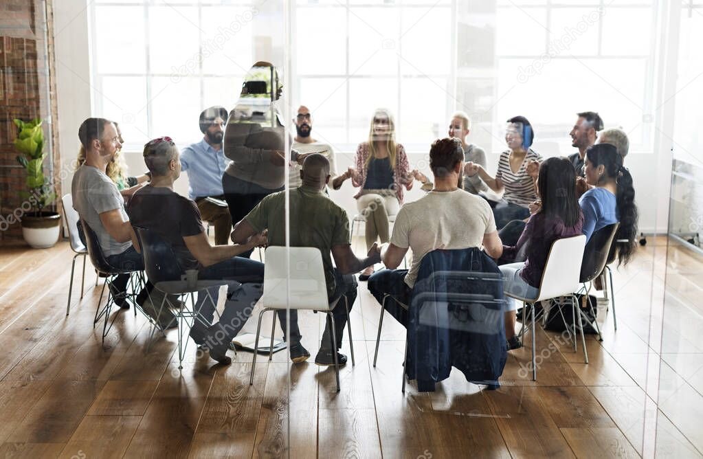 La gente coincidió en 8 puntos con la oposición.  La reunión de este año se cierra con 48 resoluciones adoptadas, nueve menos que en 2019