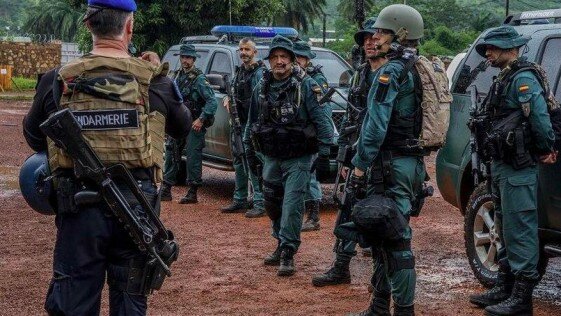 La Guardia Civil realiza triangulación de móviles y vigilancia para identificar a los ocho detenidos