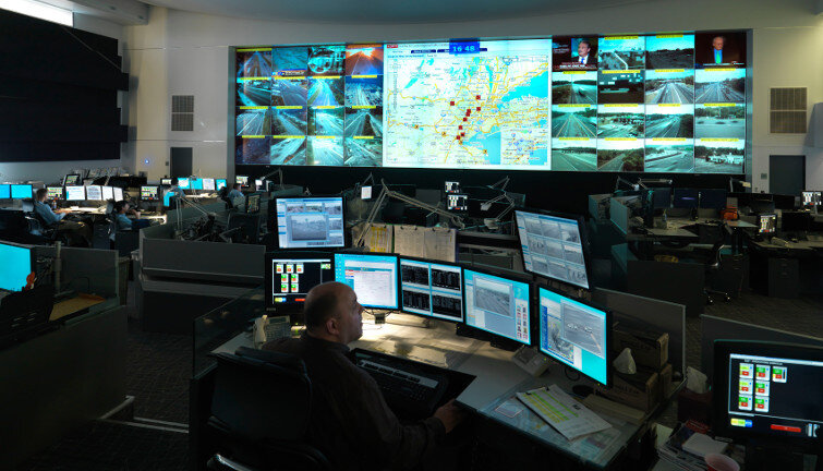 La red criminal contaba con una sala de control y videovigilancia para monitorear a los trabajadores en tiempo real