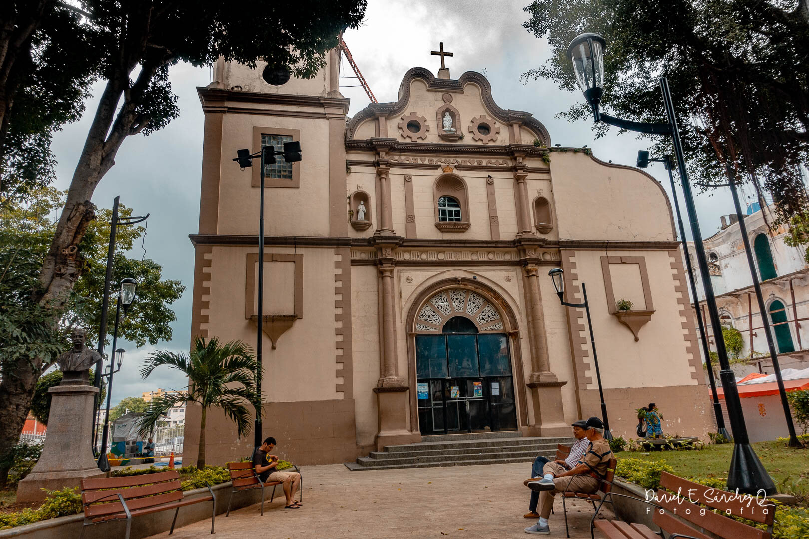 Los treinta años de ruina de Santa Ana, el "martillo" abandonado de la iglesia