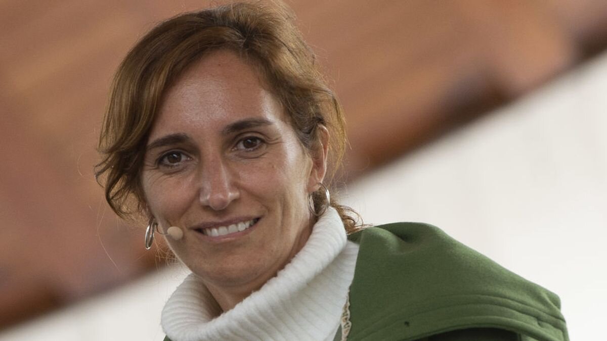 "Nos merecemos un poco de respeto", pero "tenemos que olvidar nuestros problemas", dijo More la candidata madrileña Mónica García