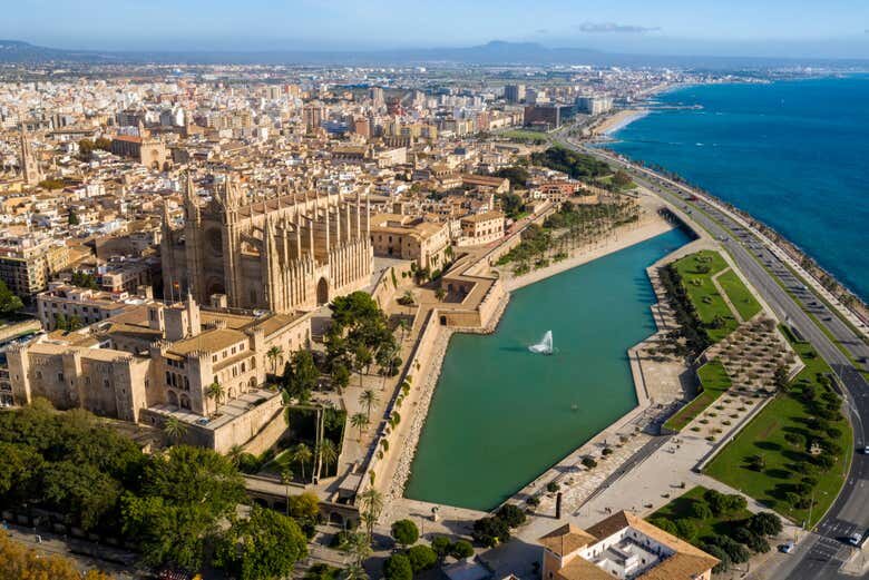 Palma de Mallorca: Donde lo Antiguo se Mezcla con lo Moderno