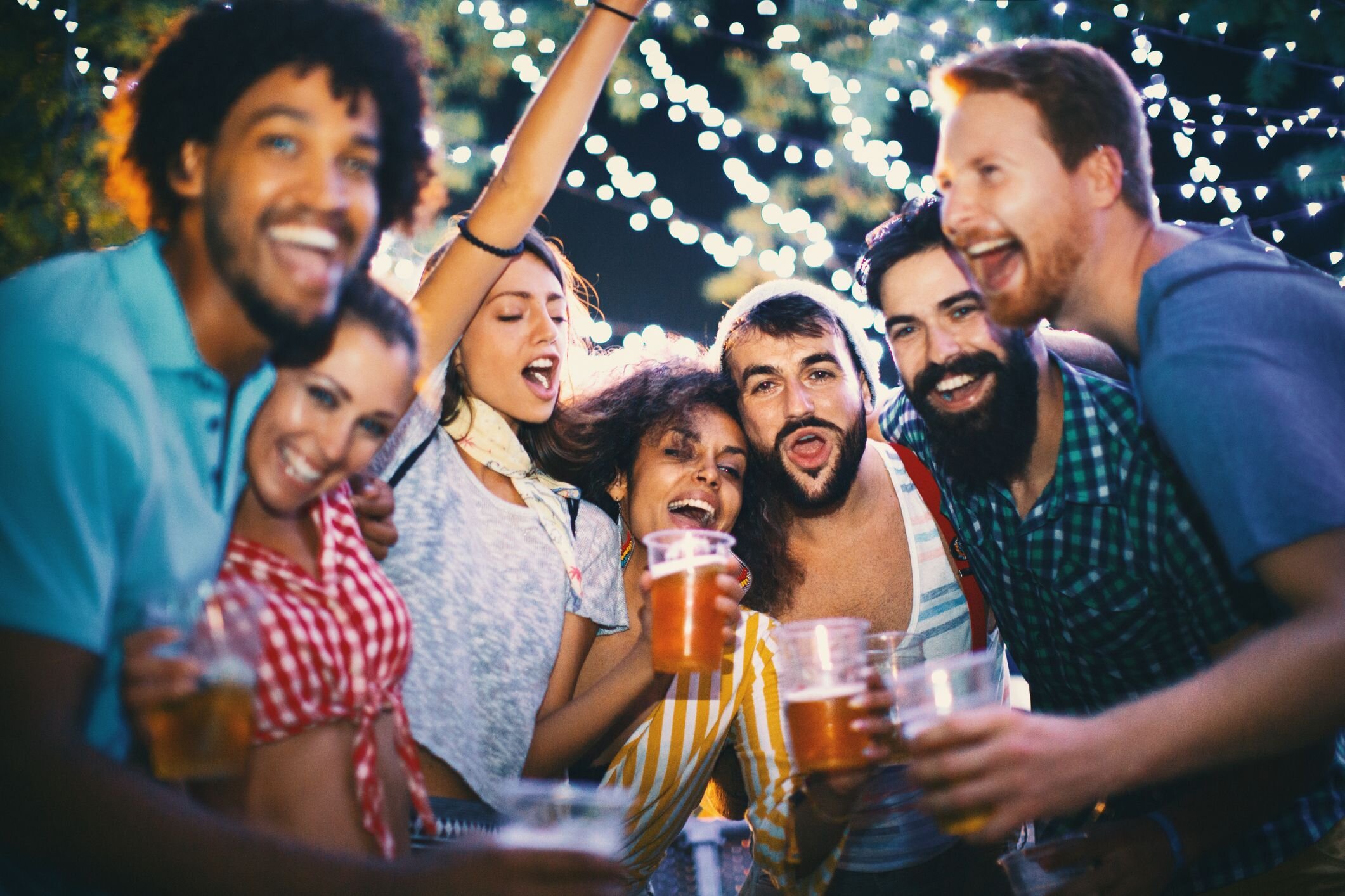 Prueba piloto de vida nocturna en la mesa.