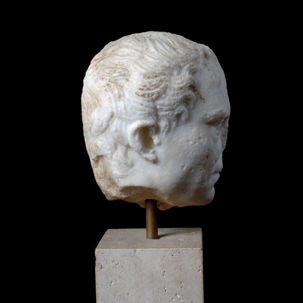 Recuerde, lleva menos de dos años en el parlamento, frente a los 17 de Ana Pontón y los 16 de Núñez Feijoo.