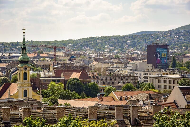 Siguen en construcción los palacios de Tremolar y Calatayud, así como un edificio en Castellón y la antigua Casa de las Caramelos