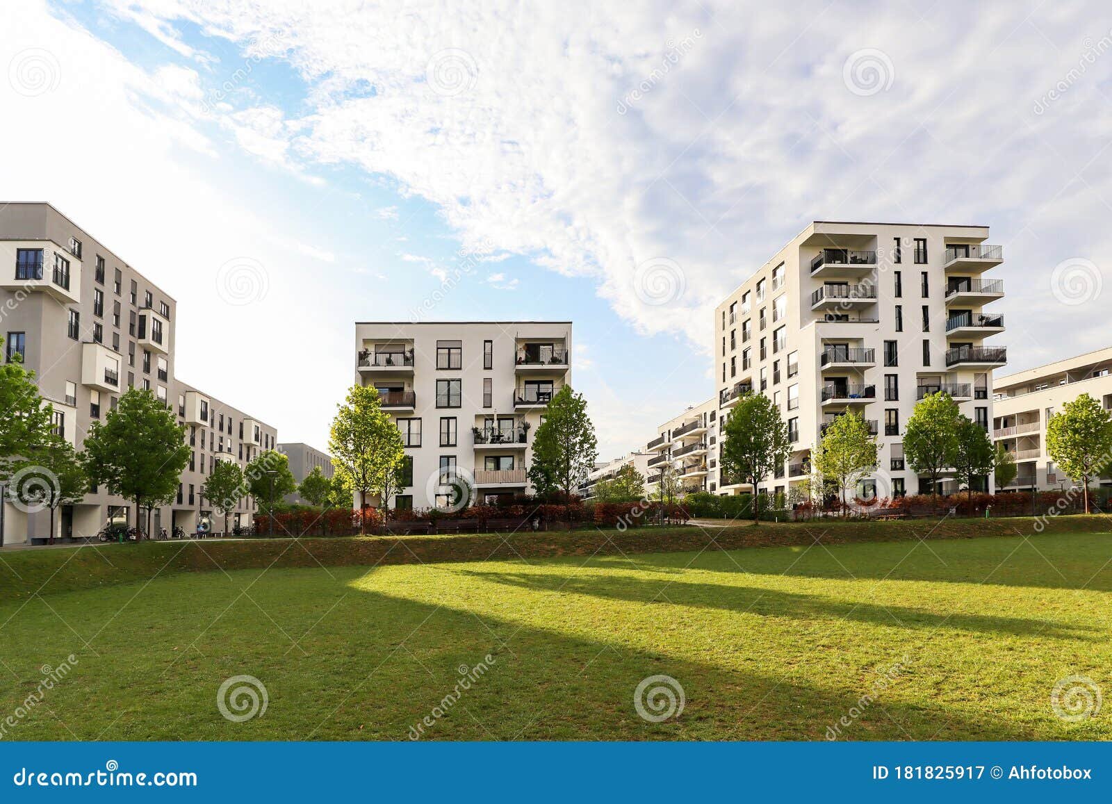 SUBIDA DE 'APARTAMENTOS'.