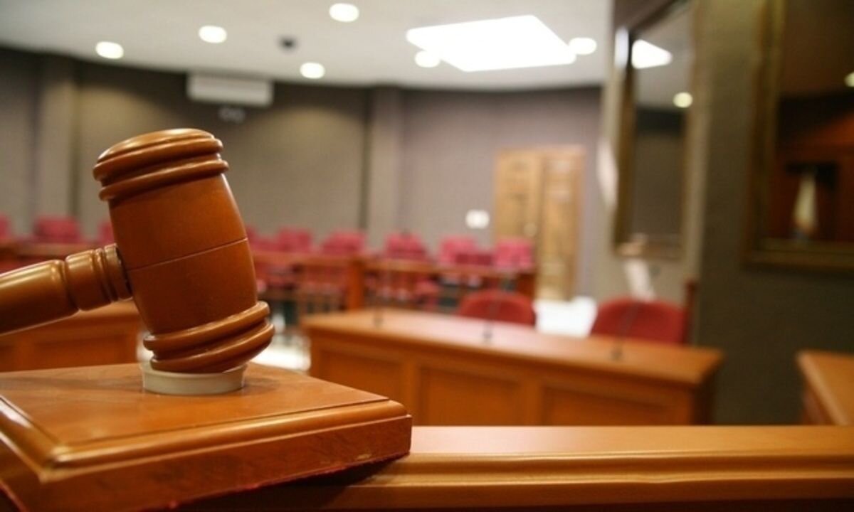 También exige que le digan qué parte del mobiliario no está involucrada en el juicio contra los Franco.