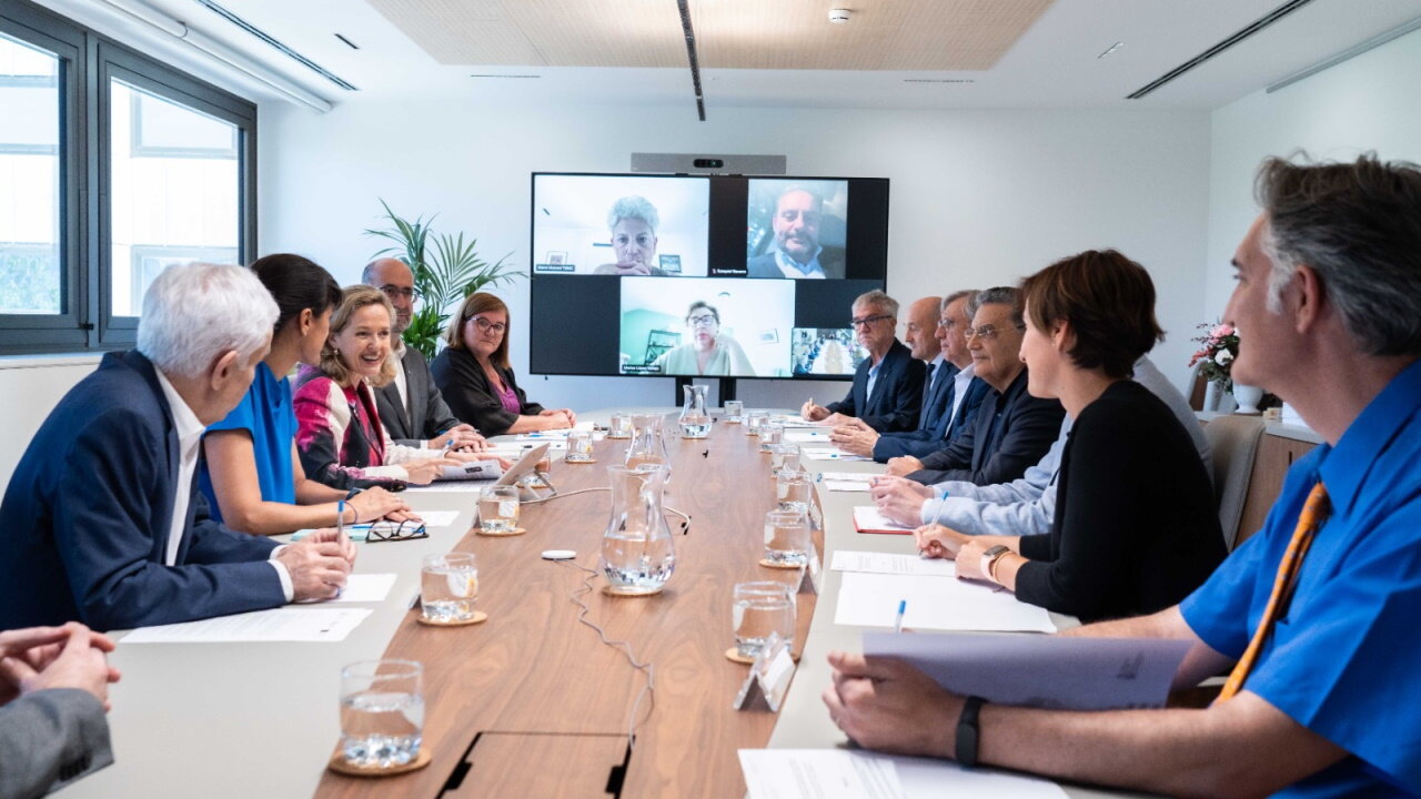 Turismo realiza 18 comentarios críticos sobre el borrador que ignora las propuestas autonómicas y no define ninguna medida en Galicia definir