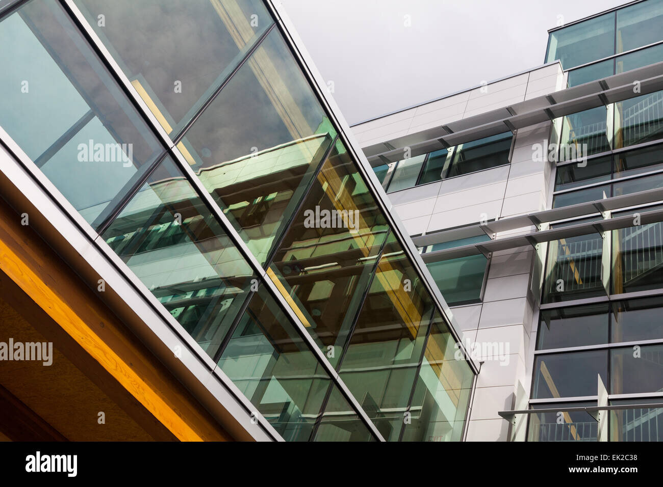 UN EDIFICIO "EDUCATIVO".