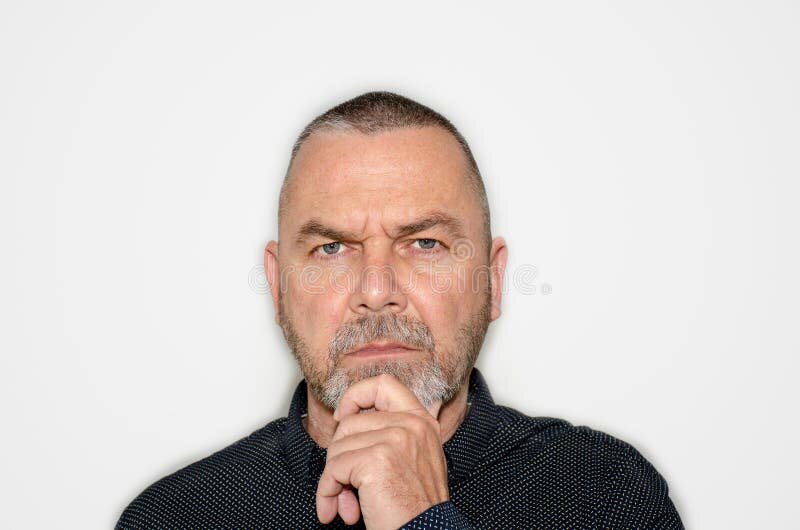 Un vecino de Navia lo hace con Candn.  para definir los límites