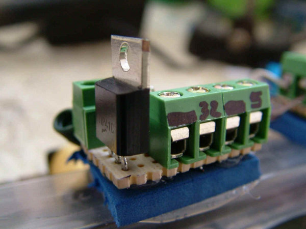 Potente motor lineal y levitación magnética