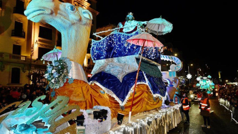 La Cabalgata de Reyes Magos vuelve a Santander con once carrozas