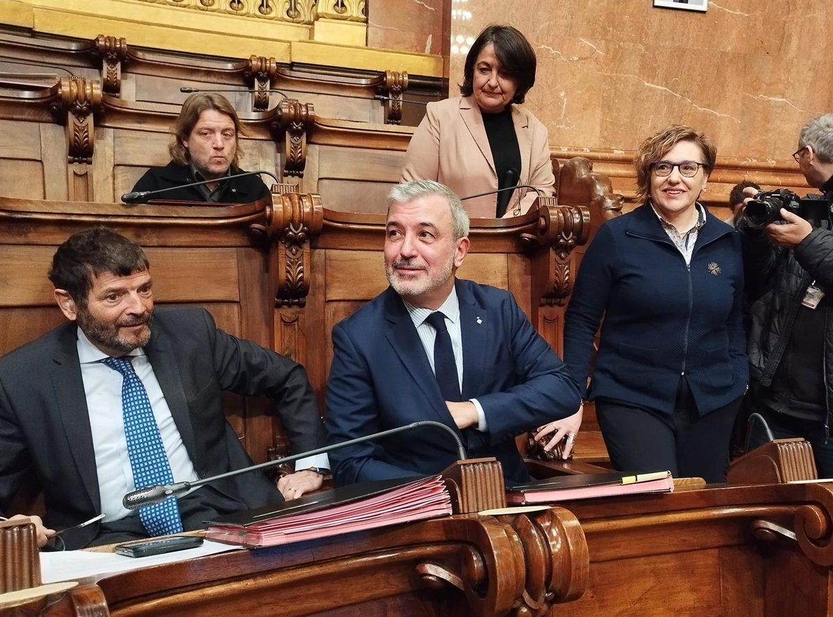 Collboni (PSC) formaliza su salida del Ayuntamiento sin despedirse del Pleno de Barcelona