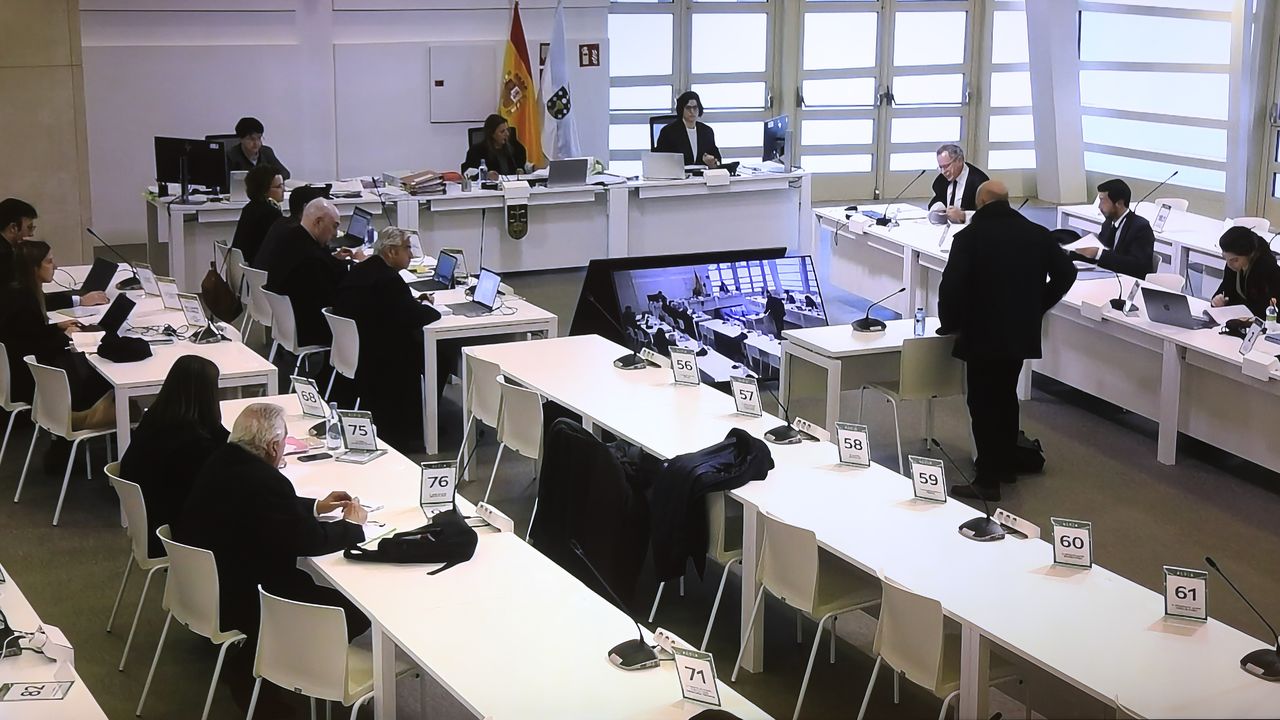 El juez de Alvia vuelve a reprochar a los abogados de las aseguradoras su falta de tacto con las víctimas y los médicos