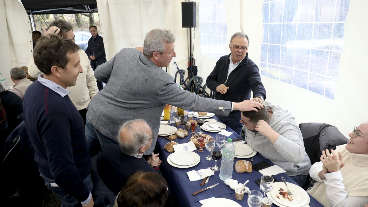Rueda pide a sus candidatos que lleguen a todos los gallegos después de que Formoso compare las elecciones municipales con una pelea