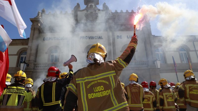 Huelga indefinida de los bomberos autonómicos de toda Galicia