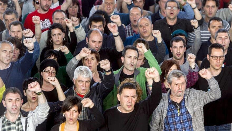 Al presentar varios candidatos a las elecciones locales, el líder abertzale pide que se traslade la AP-9 para hacerlo realidad <span lang="gl">Gallego y gratuito