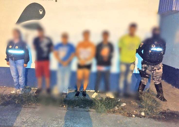 Detuvieron a 12 personas en la comarca de Sarrià y a un joven, un menor de edad, que en tan solo tres horas acusó de cinco robos violentos a menores