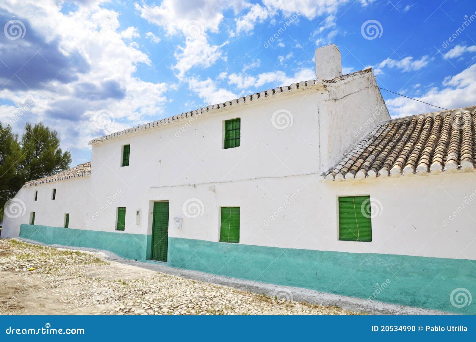 "EL CORTIJO ESTÁ TOCADO"