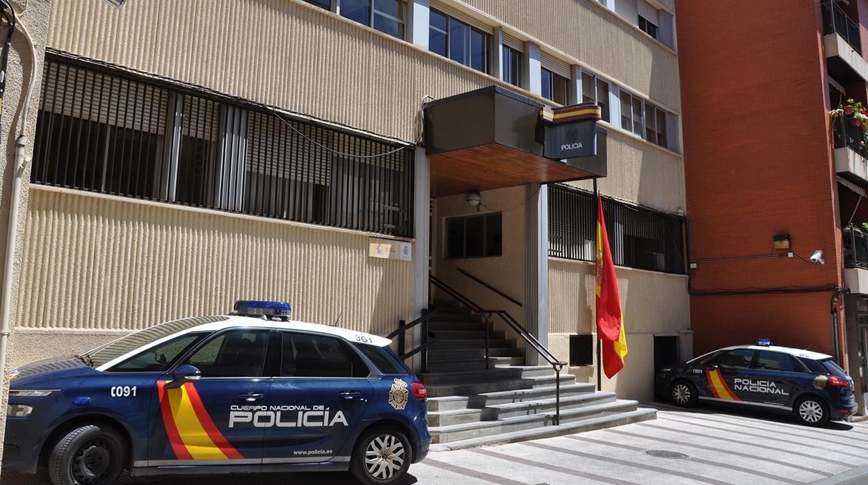 El Departamento de Familia y Atención Femenina (UFAM) de la Policía Nacional de Madrid detuvo al imputado, que se negó a declarar en comisaría.