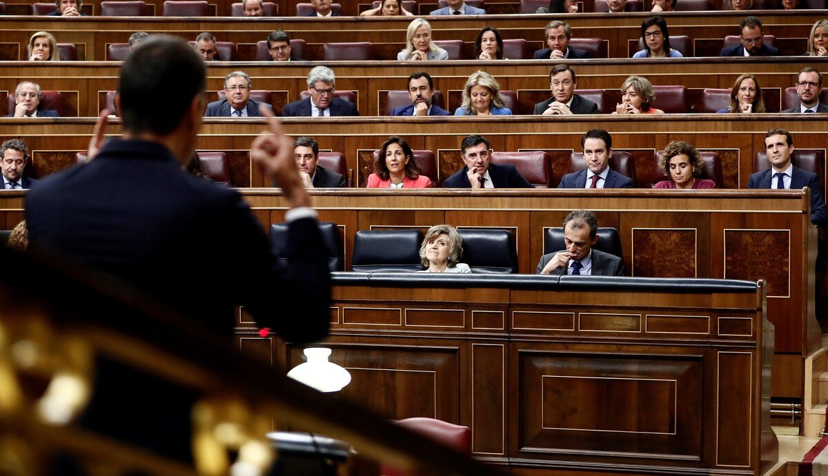 El Parlamento tiene hasta el 26 de mayo para invertir en un presidente, mientras que la mayoría independentista "condena" a Illa por liderar la oposición