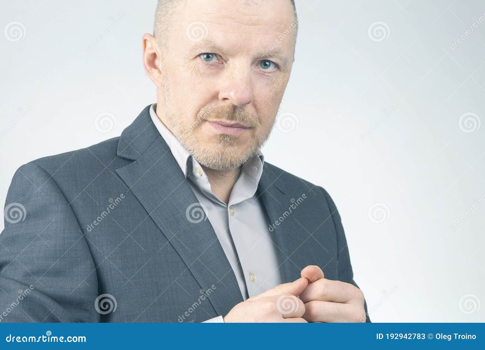 Fue fundador y gerente de Pescados Corcubin y de los restaurantes Mar Viva y Mar Viva II