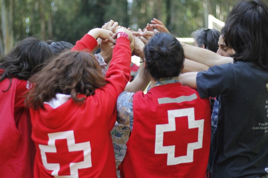 HOMENAJE A CRUZ ROJA Y VOLUNTARIOS