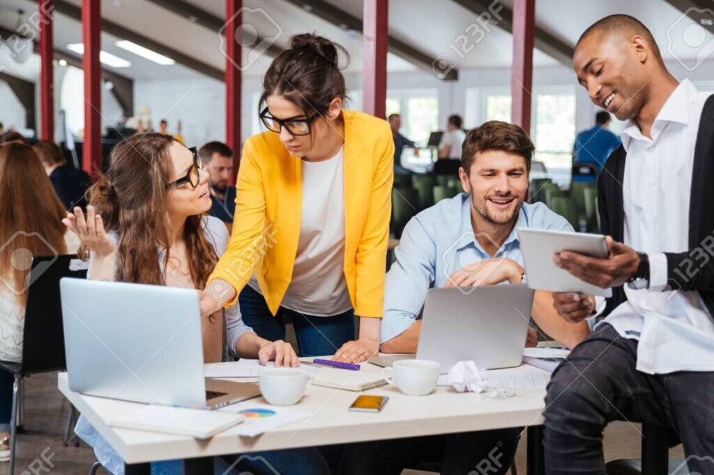 La iniciativa, que comenzó en 2016 y se completó en mayo del año pasado, permite a los menores de 21 años realizar 60 viajes interurbanos gratuitos al mes.