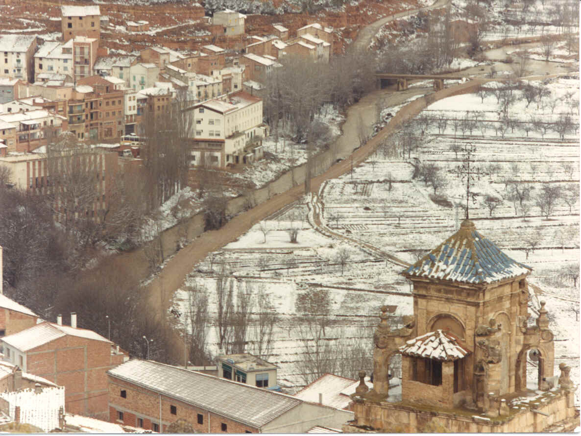 Las primeras nieves también tiñen los tejados de los municipios de Rincón de Ademuz y las sierras de l'Alcoià y El Comtat. blanco