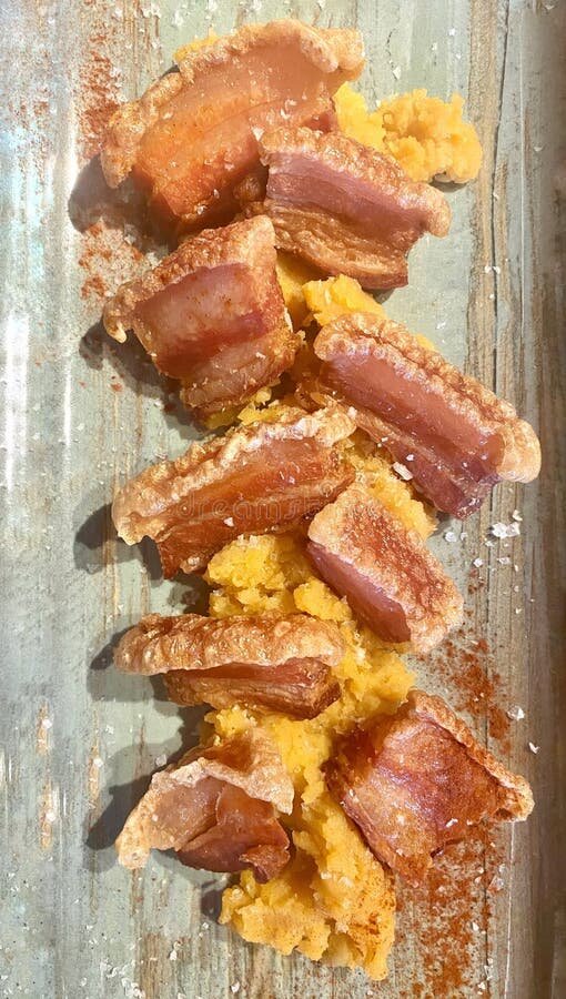 Los Essentia torreznos, tiernos por dentro y con una corteza crujiente, proceden de cerdos que disfrutan de su vida paterna antes del sacrificio